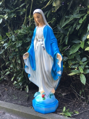 Moeder Maria / Mother Mary, groot polysteinen beeld, PRACHTIG.